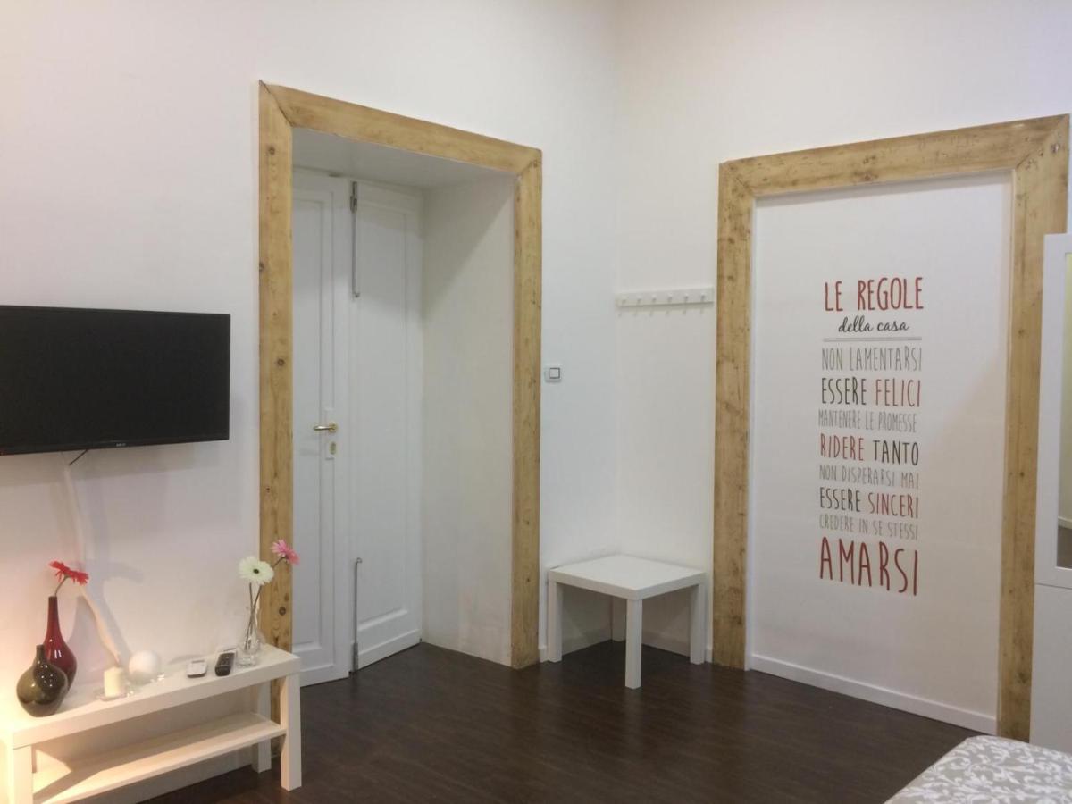 Piazza Carita' Centro Storico Apartment Napoli Cameră foto
