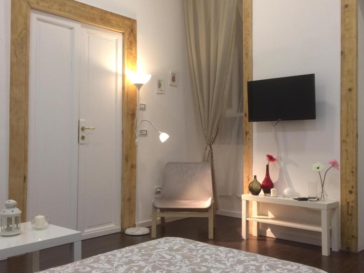 Piazza Carita' Centro Storico Apartment Napoli Exterior foto
